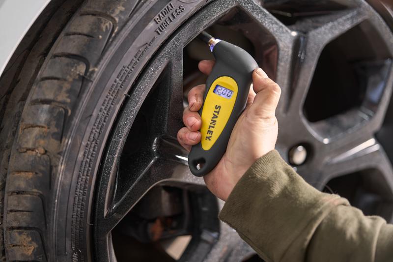 STANLEY® Digital Tyre Pressure Gauge
